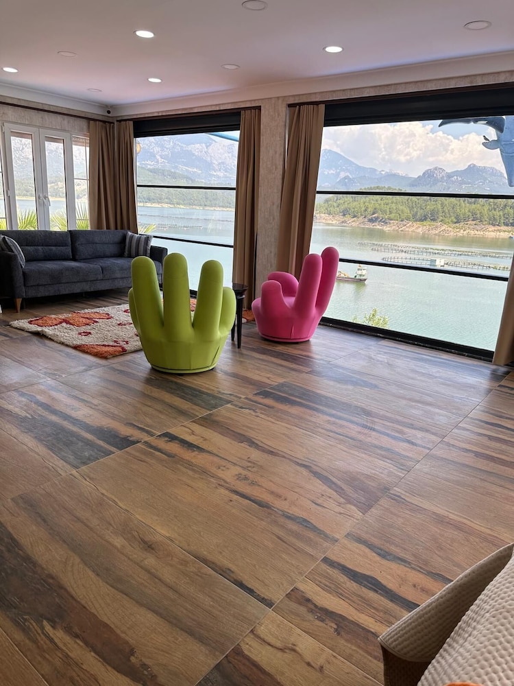 dolphin boutique hotel and restaurant