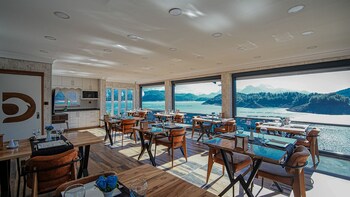 dolphin boutique hotel and restaurant