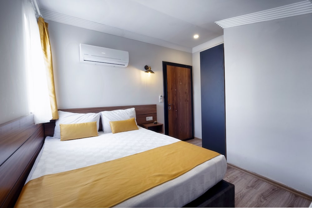 terra rossa suites
