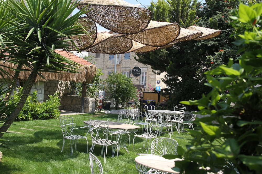 zeren alacati butik otel