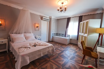 zeren alacati butik otel