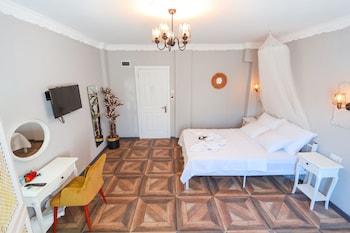 zeren alacati butik otel
