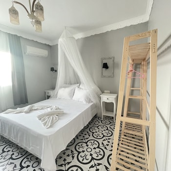 zeren alacati butik otel