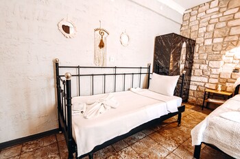 zeren alacati butik otel