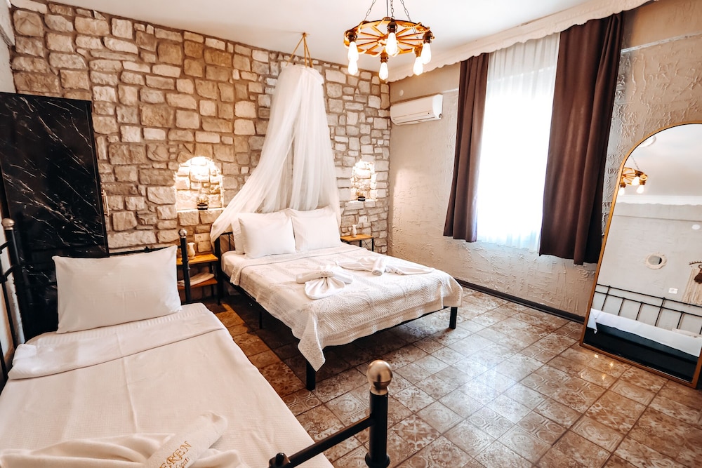 zeren alacati butik otel