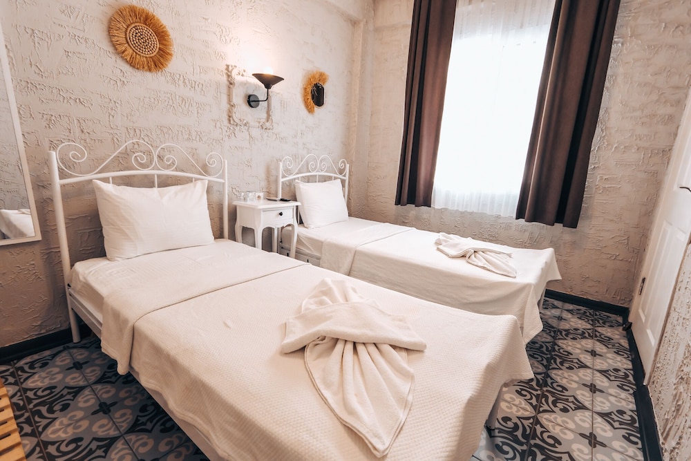 zeren alacati butik otel