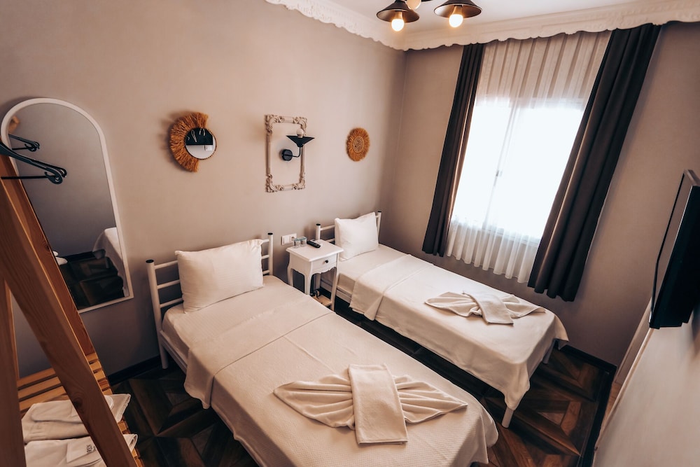zeren alacati butik otel