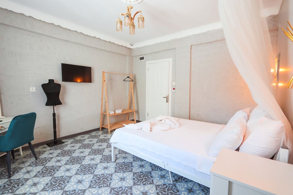 zeren alacati butik otel