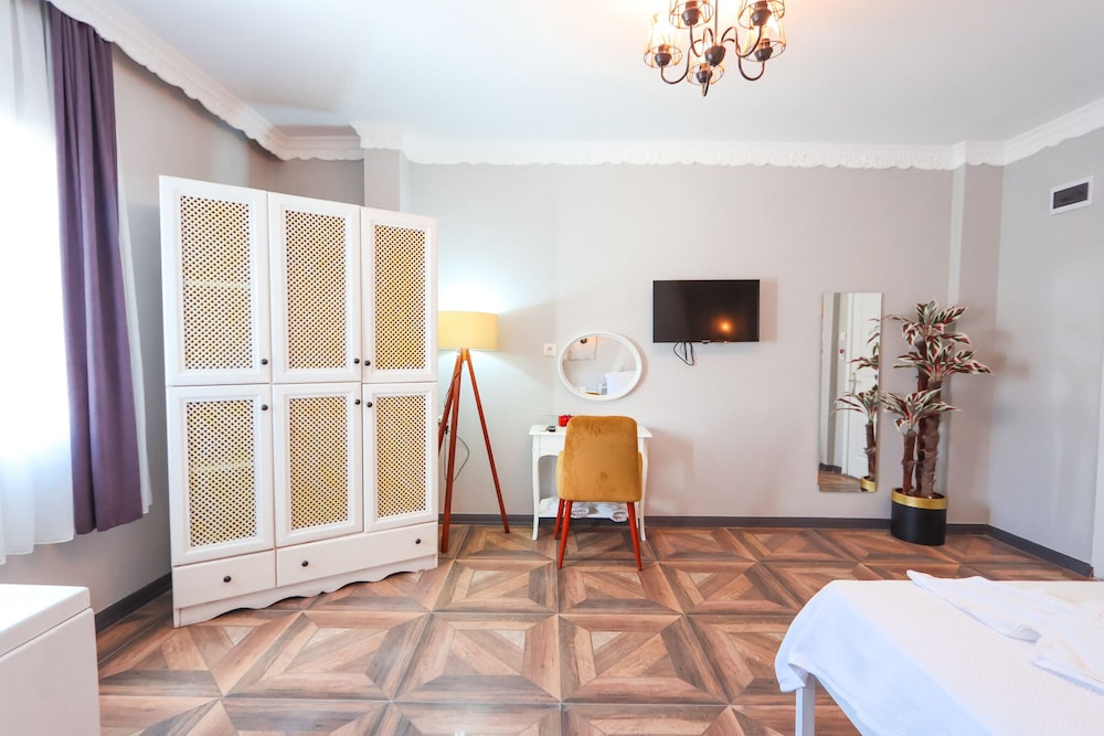 zeren alacati butik otel