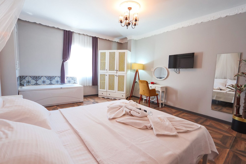 zeren alacati butik otel