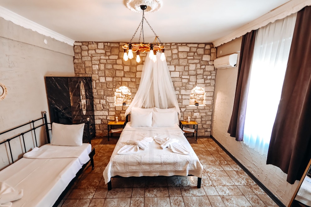 zeren alacati butik otel