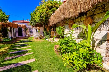 zeren alacati butik otel