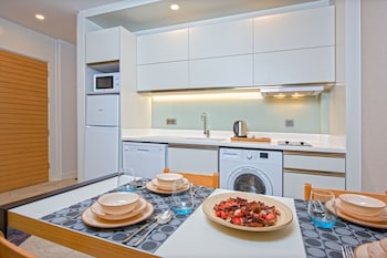 a suite side