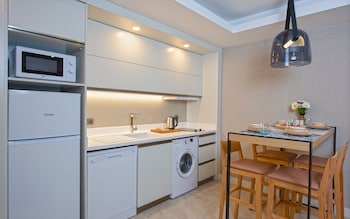 a suite side