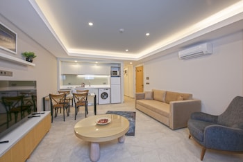 a suite side