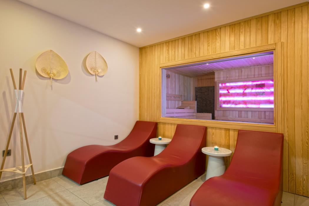 a suite side