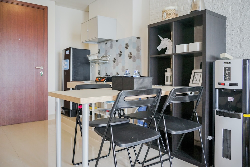 comfortable parkland avenue 2br apartment