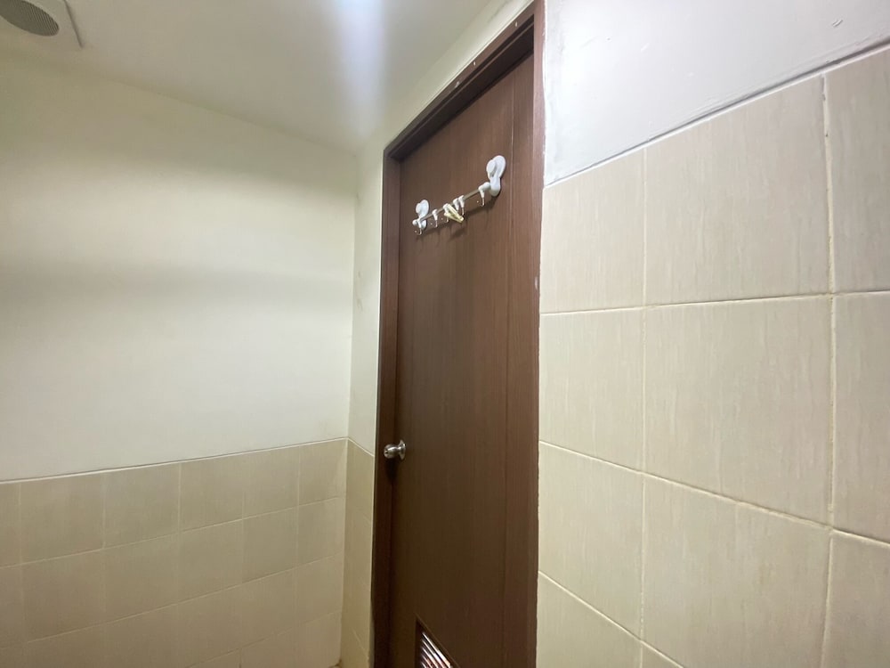 well apointed 1br apartment at easton park residence jatinangor