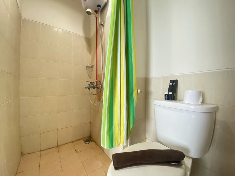 well apointed 1br apartment at easton park residence jatinangor