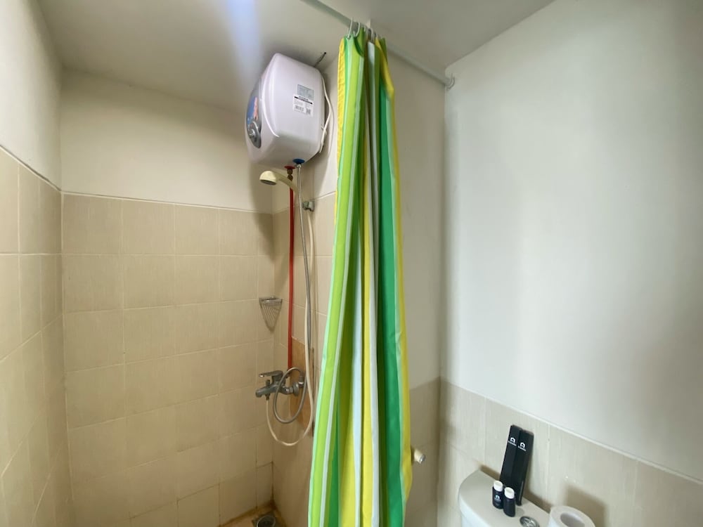 well apointed 1br apartment at easton park residence jatinangor