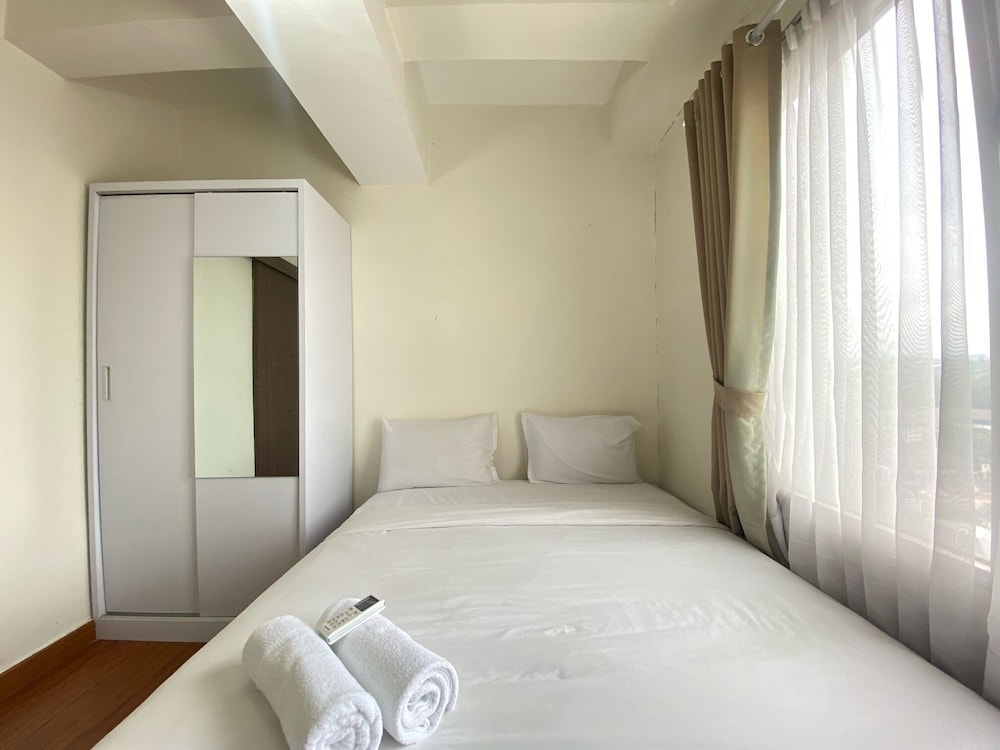 well apointed 1br apartment at easton park residence jatinangor