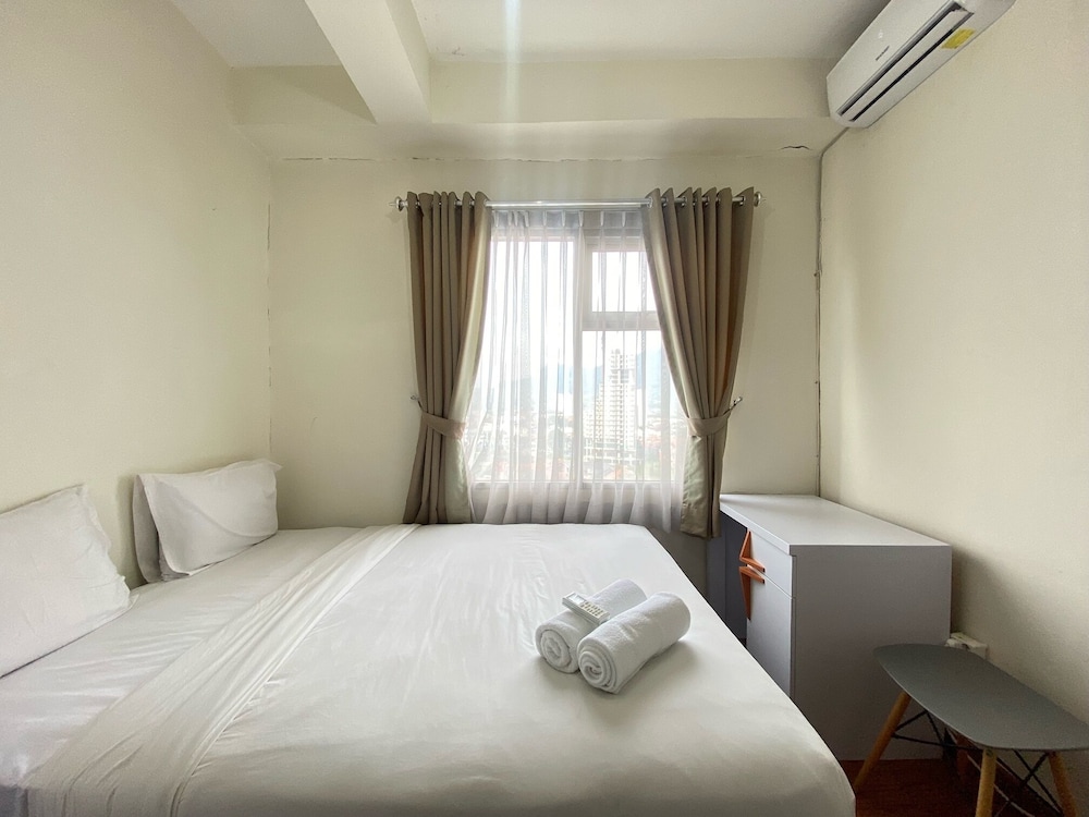 well apointed 1br apartment at easton park residence jatinangor