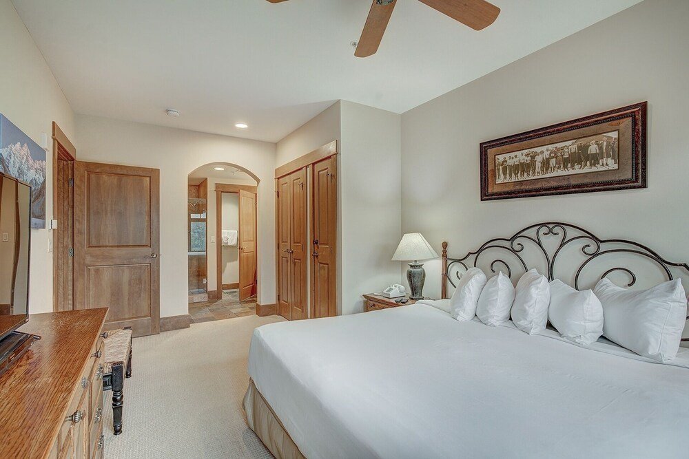 luxurious 2 br in river run village featuring ski in ski out no cleaning fees 2 bedroom condo by redawning