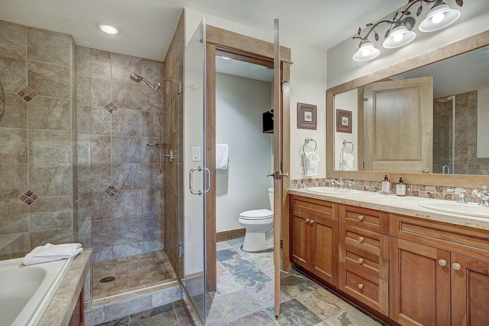 luxurious 2 br in river run village featuring ski in ski out no cleaning fees 2 bedroom condo by redawning