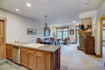 luxurious 1 br in river run village with ski in ski out 1 bedroom condo by redawning