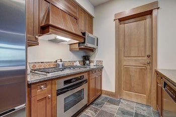 luxurious 1 br in river run village with ski in ski out 1 bedroom condo by redawning