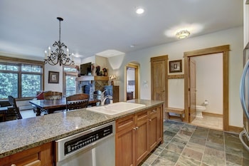 luxurious 1 br in river run village with ski in ski out 1 bedroom condo by redawning