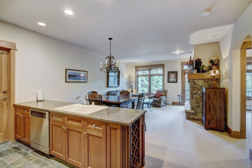 luxurious 1 br in river run village with ski in ski out 1 bedroom condo by redawning