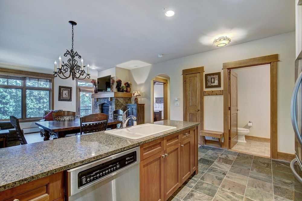 luxurious 1 br in river run village with ski in ski out 1 bedroom condo by redawning