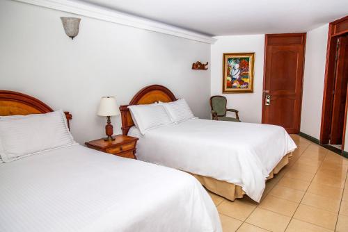 solar hotel casa laureles