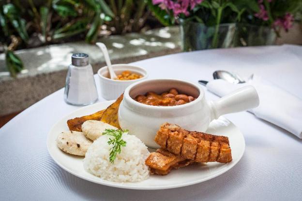 solar hotel casa laureles