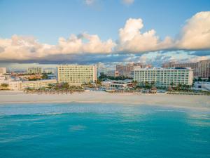 Krystal Cancun All Inclusive,Near Delphinus Dreams,4 star