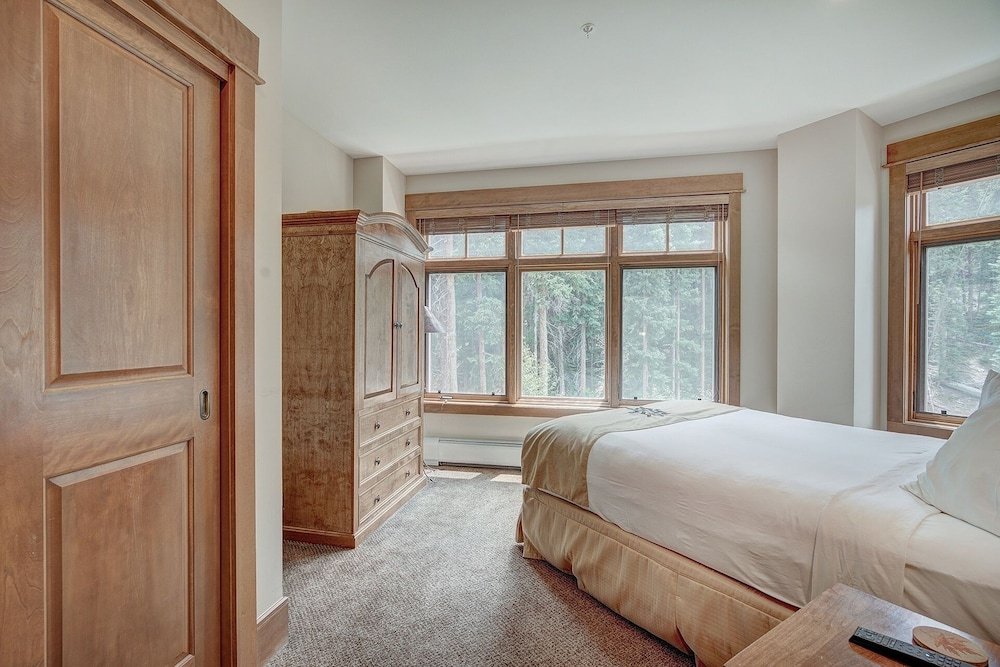 luxurious 2 br in river run village with ski in ski out no cleaning fee 2 bedroom condo by redawning