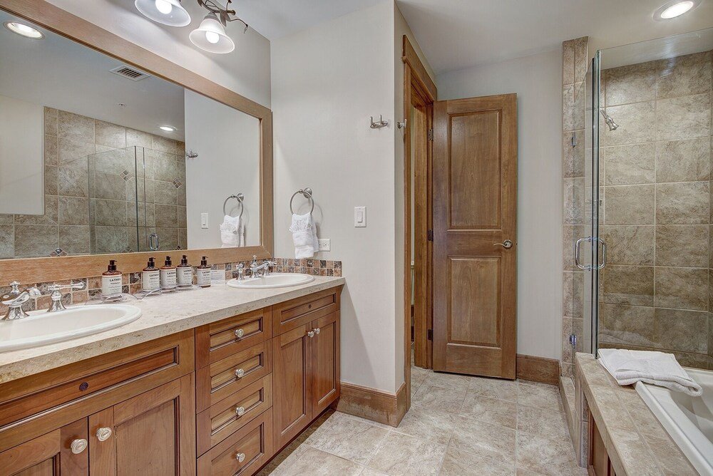 luxurious 2 br in river run village with ski in ski out no cleaning fee 2 bedroom condo by redawning