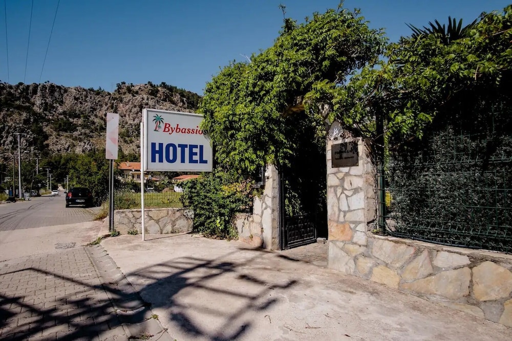 bybassios hotel