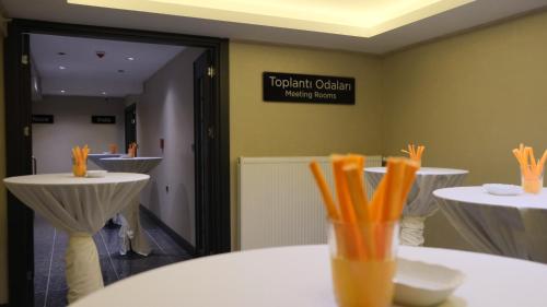nova vista deluxe and suites a member of radisson individuals