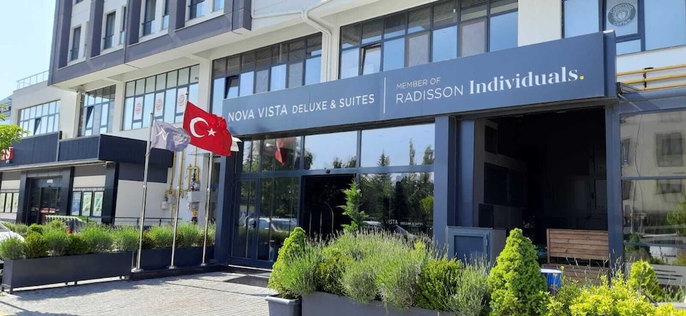 nova vista deluxe and suites a member of radisson individuals