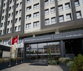 nova vista deluxe and suites a member of radisson individuals