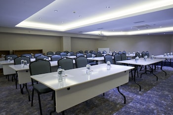 nova vista deluxe and suites a member of radisson individuals