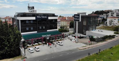 mills hotel