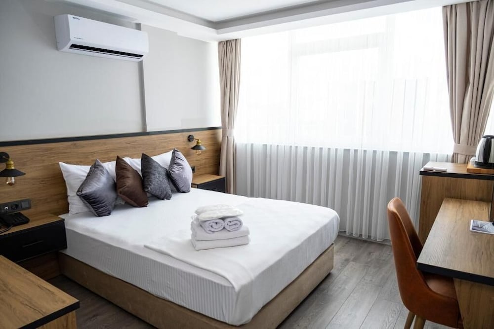 comfort center suit hotel