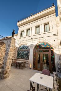 foremanson cave hotel