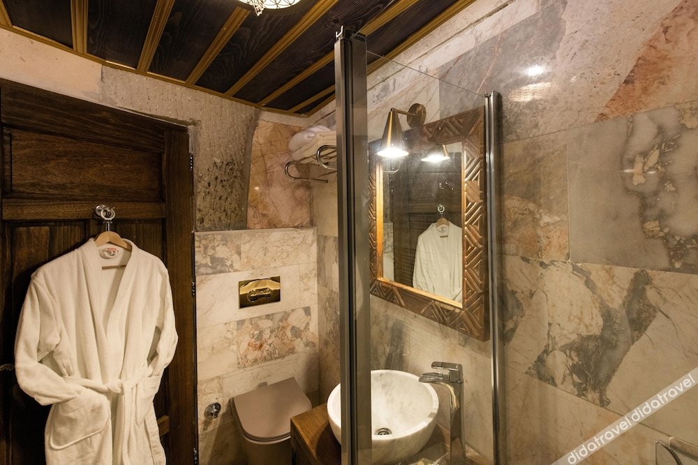 foremanson cave hotel