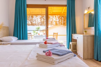 almond bungalow hotel