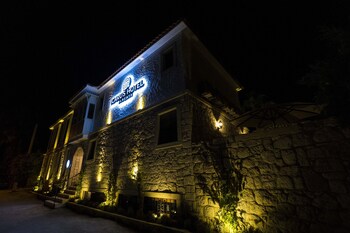 Icarus Hotel,,3 star