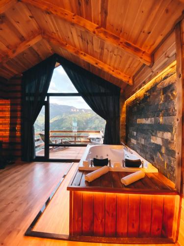 zirvedekal suit otel